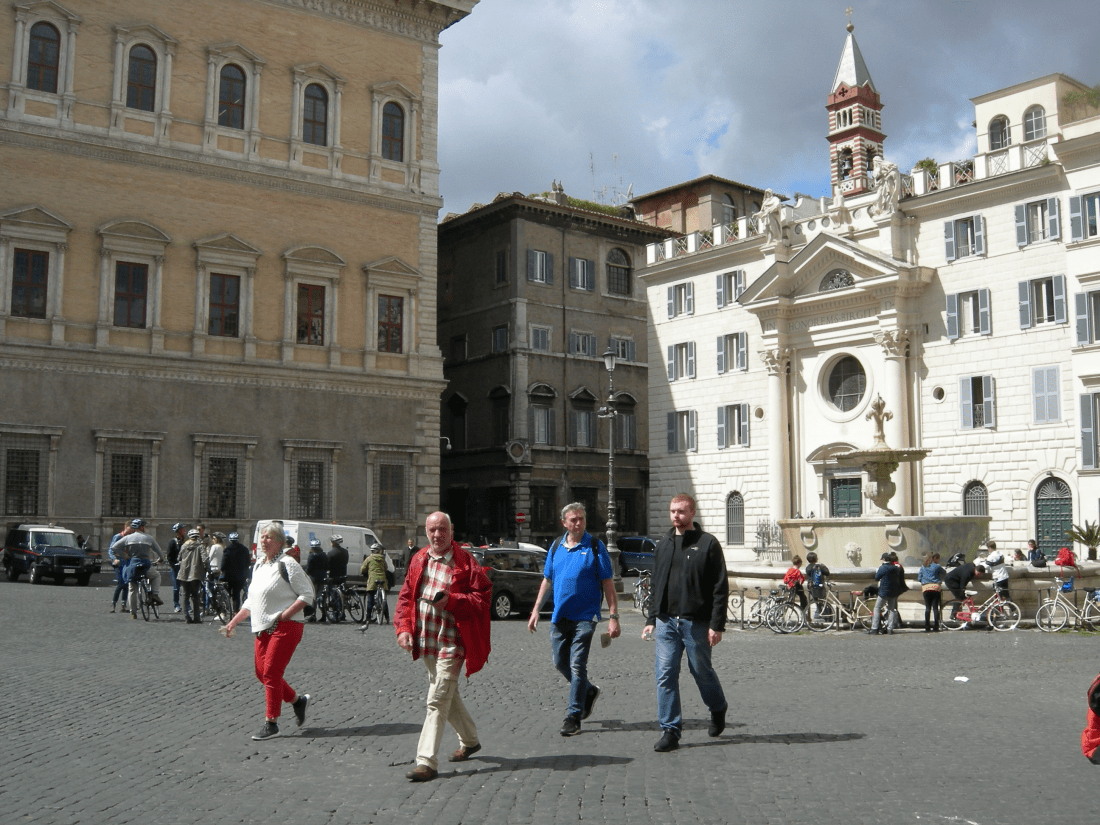 Denna bild har ett alt-attribut som är tomt. Dess filnamn är bild-23.png